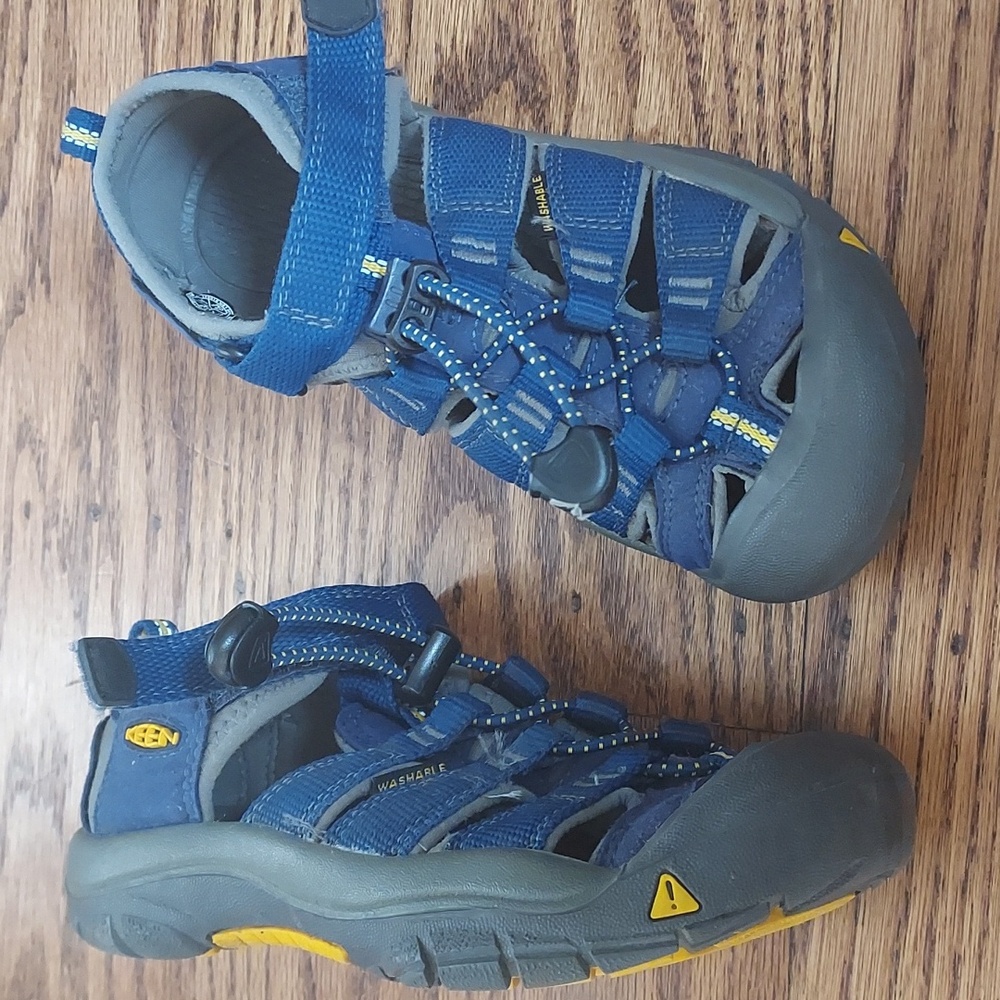 KEEN kids sandals Keens boys or girls blue 13